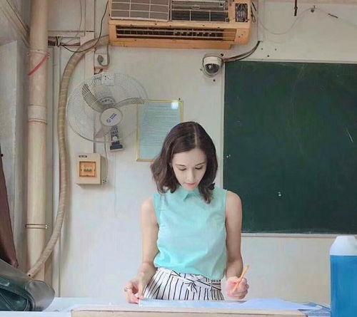 河南校服吃瓜事件视频,揭秘背后真相与网络热议