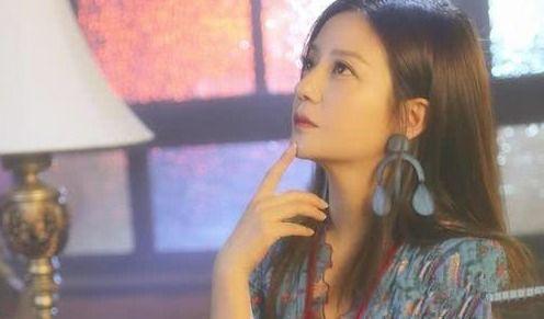 吃瓜闺蜜叫小燕子视频,揭秘娱乐圈幕后故事