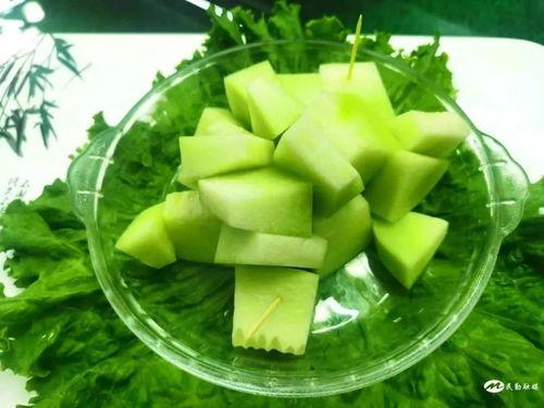 一个女人吃蜜瓜的视频