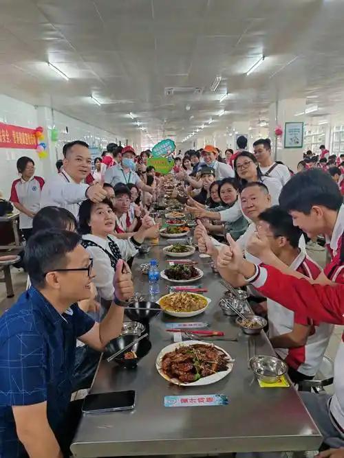 食堂老师吃瓜视频,揭秘校园生活趣味瞬间