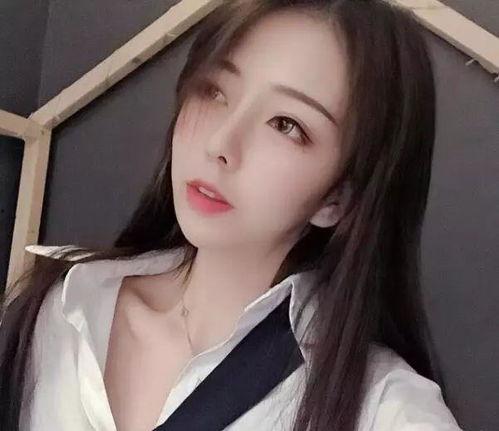 连麦吃瓜主播是谁啊视频,网络红人的崛起之路