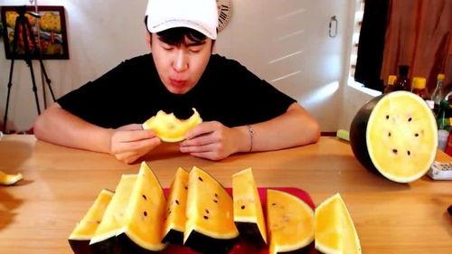 韩国弟弟吃蜜瓜视频  第2张