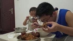 父子路边吃瓜视频 第3张 父子路边吃瓜视频 第3张