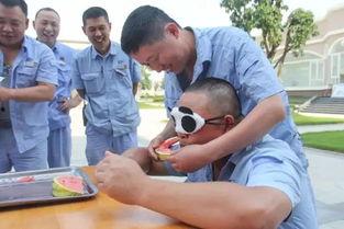 全世界吃瓜群众搞笑视频,吃瓜群众搞笑视频大盘点  第2张