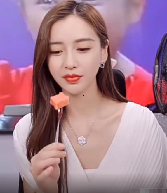 kpl直播灵儿喘气视频吃瓜视频,吃瓜群众纷纷围观  第2张